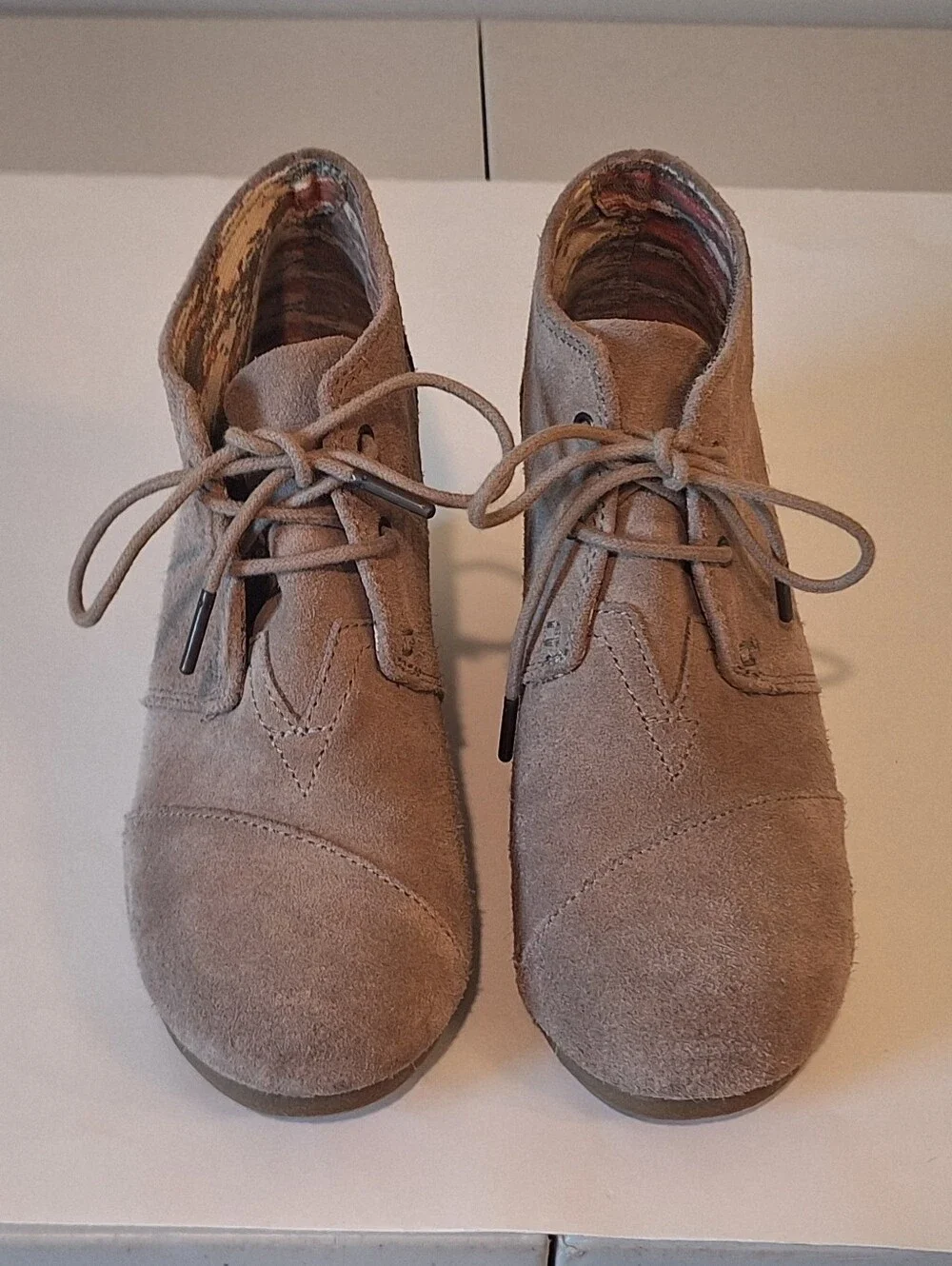 Toms Desert Wedge Taupe Suede Booties Size 8